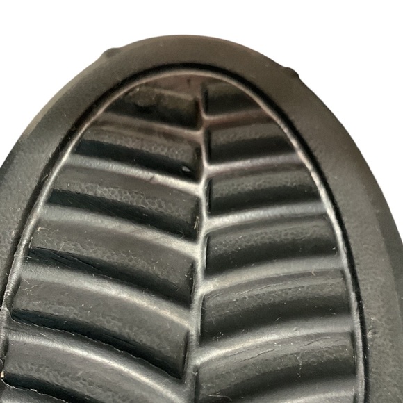 Crocs Women’s Iconic Comfort Olivia II Flats - Picture 10 of 11